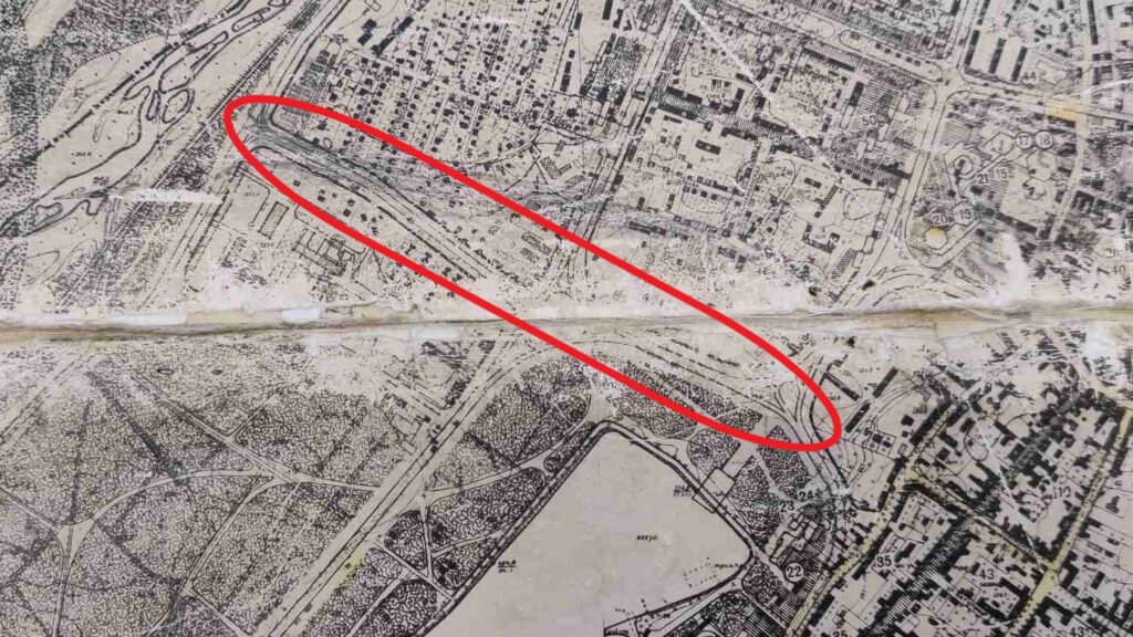 Стара карта з виділеною ділянкою червоним овалом.