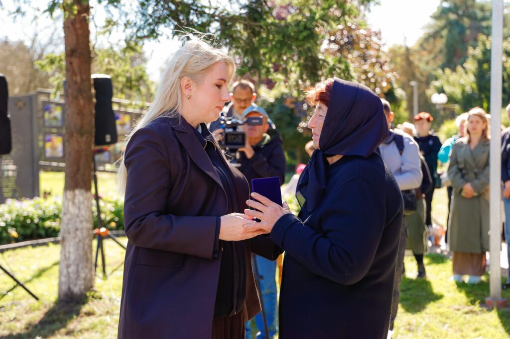 У Бурштині вручили посмертні нагороди родинам полеглих захисників України ФОТО