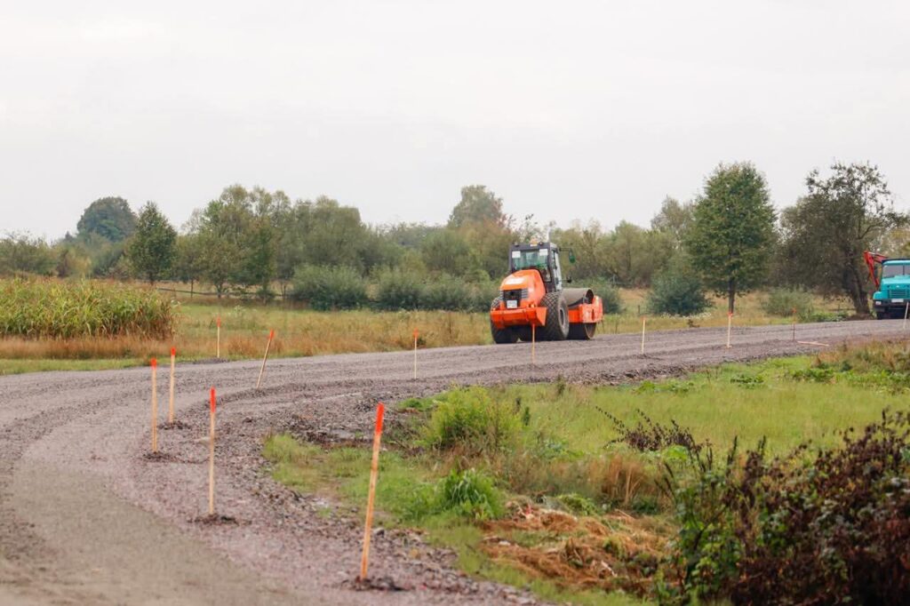Близько 50 тисяч мешканців Прикарпаття отримають безпечну дорогу. ФОТО