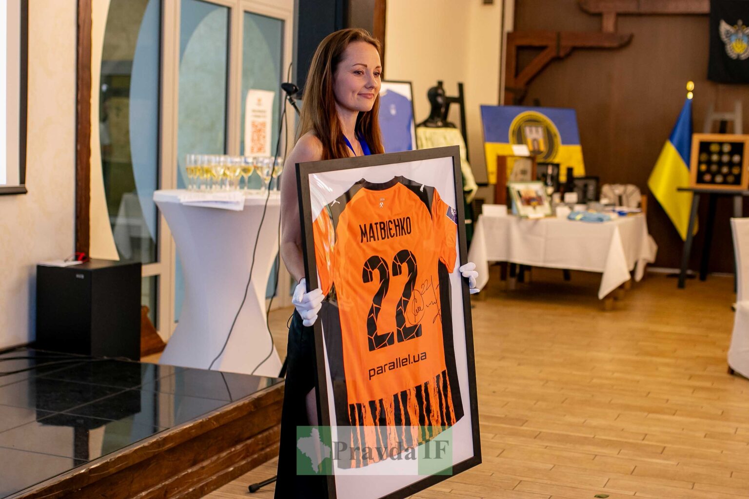 На благодійному аукціоні у Франківську зібрали понад півмільйона гривень на розбудову центру реабілітації військовослужбовців 50 полку НГУ