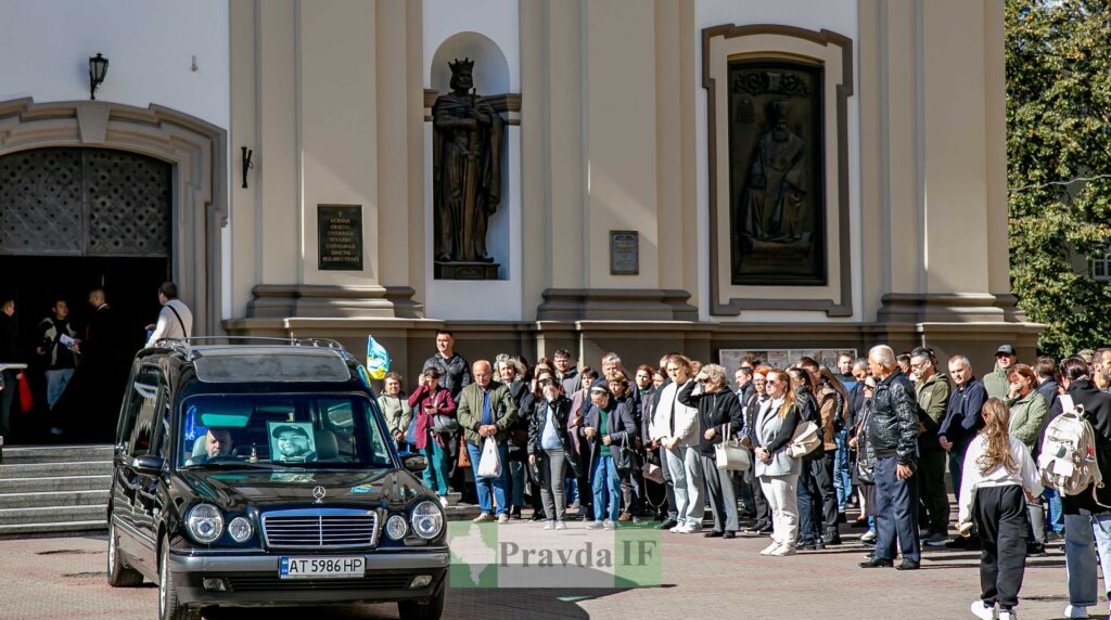 У Івано-Франківську попрощалися з полеглим Героєм Тарасом Шпуком ФОТО