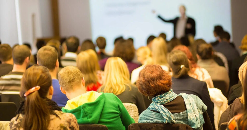 Франківські студенти з високими балами НМТ можуть отримати від міськради до 200% вартості навчання