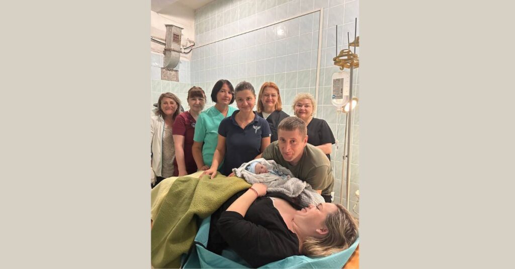 У Калуші двоє жінок народили у бомбосховищі пологового під час нічної атаки. ФОТО