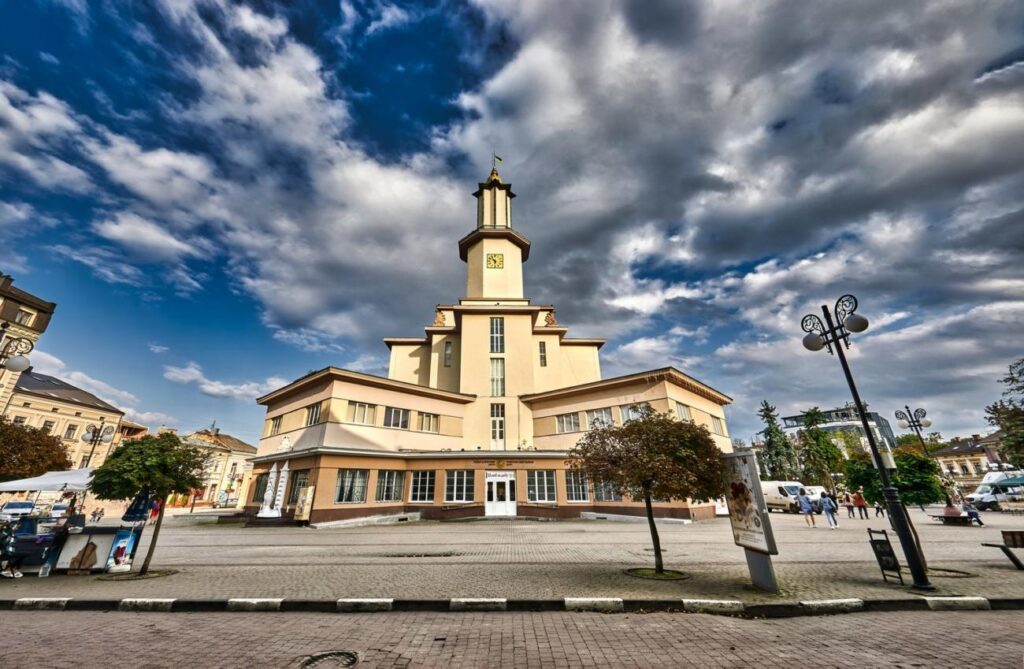 Стало відомо, скільки людей цьогоріч піднялися на оглядовий майданчик франківської ратуші