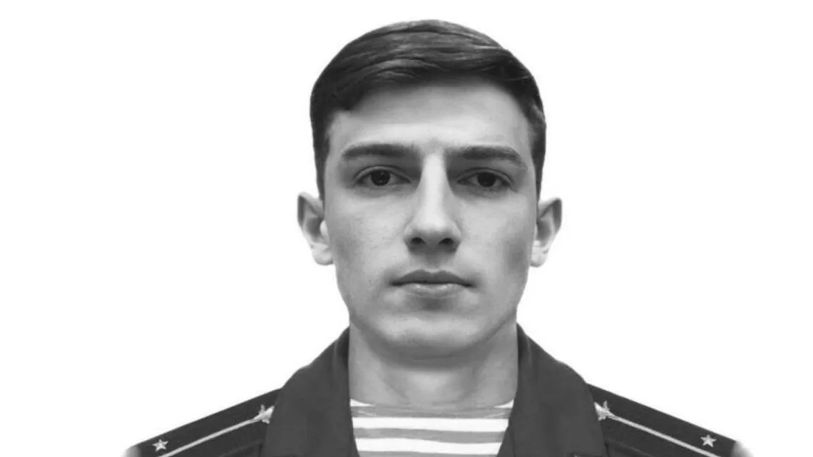 Портрет чоловіка у військовій формі