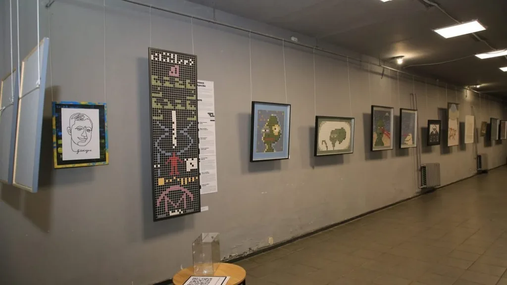 Виставка сучасного мистецтва у галереї