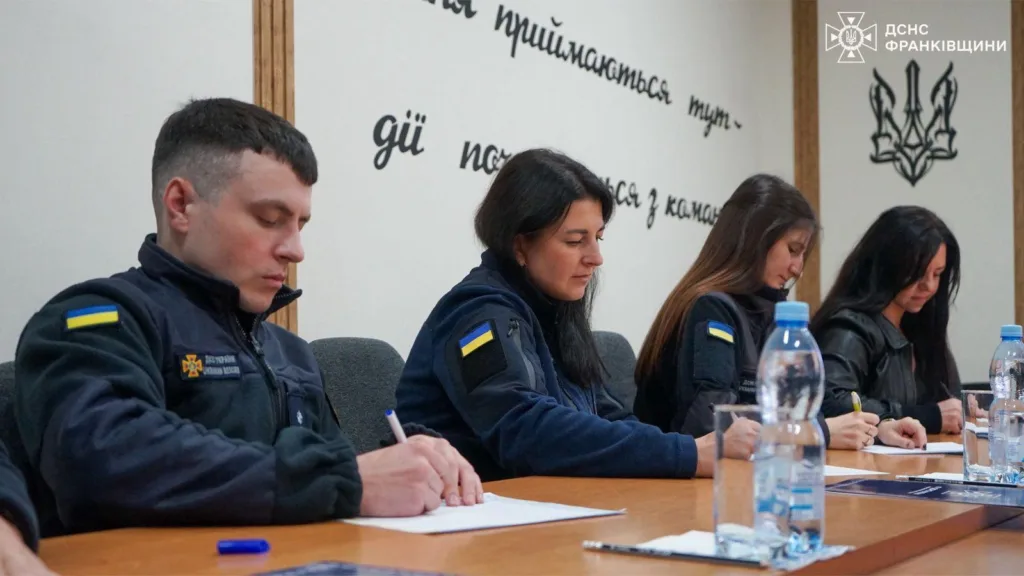 Рятувальники ДСНС пишуть нараду в Івано-Франківську