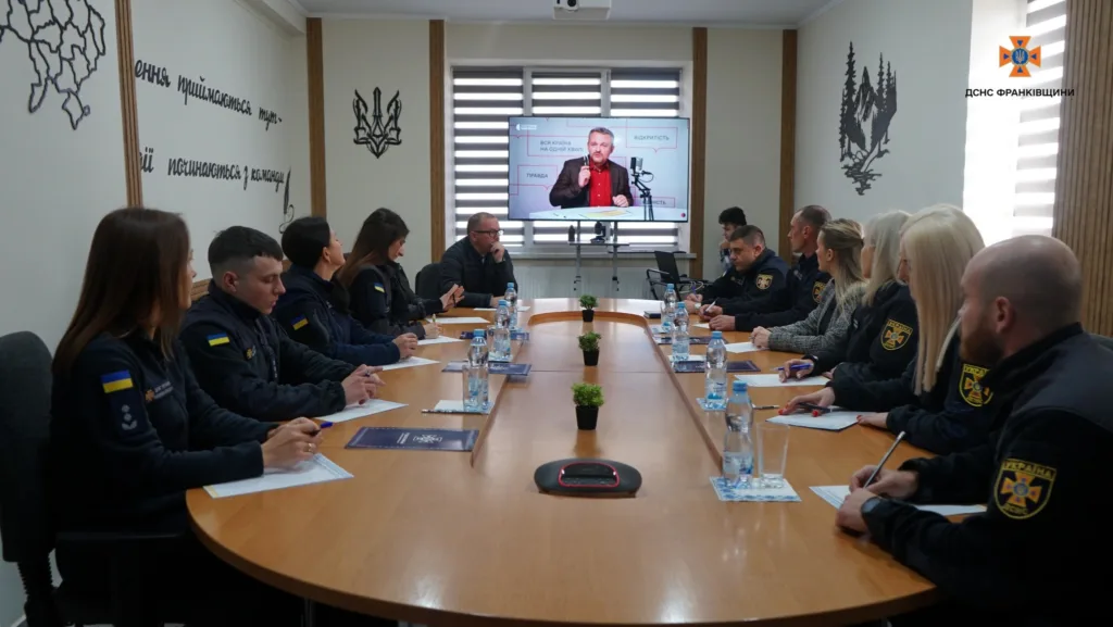 Рятувальники беруть участь у відеоконференції ДСНС