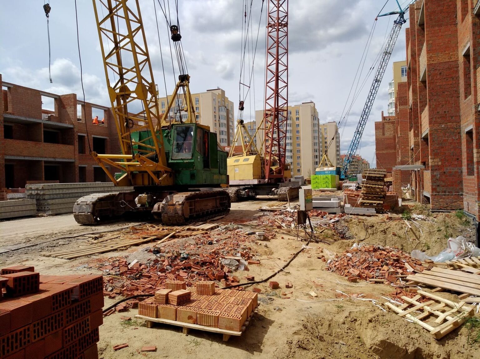 Суд зобов'язав франківського забудовника сплати кілька мільйонів гривень до бюджету