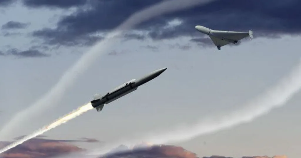 Ракета перехоплює ворожий безпілотник у небі
