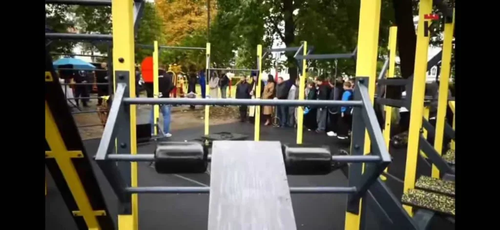 У Калуші відкрили адаптивний спортивний майданчик