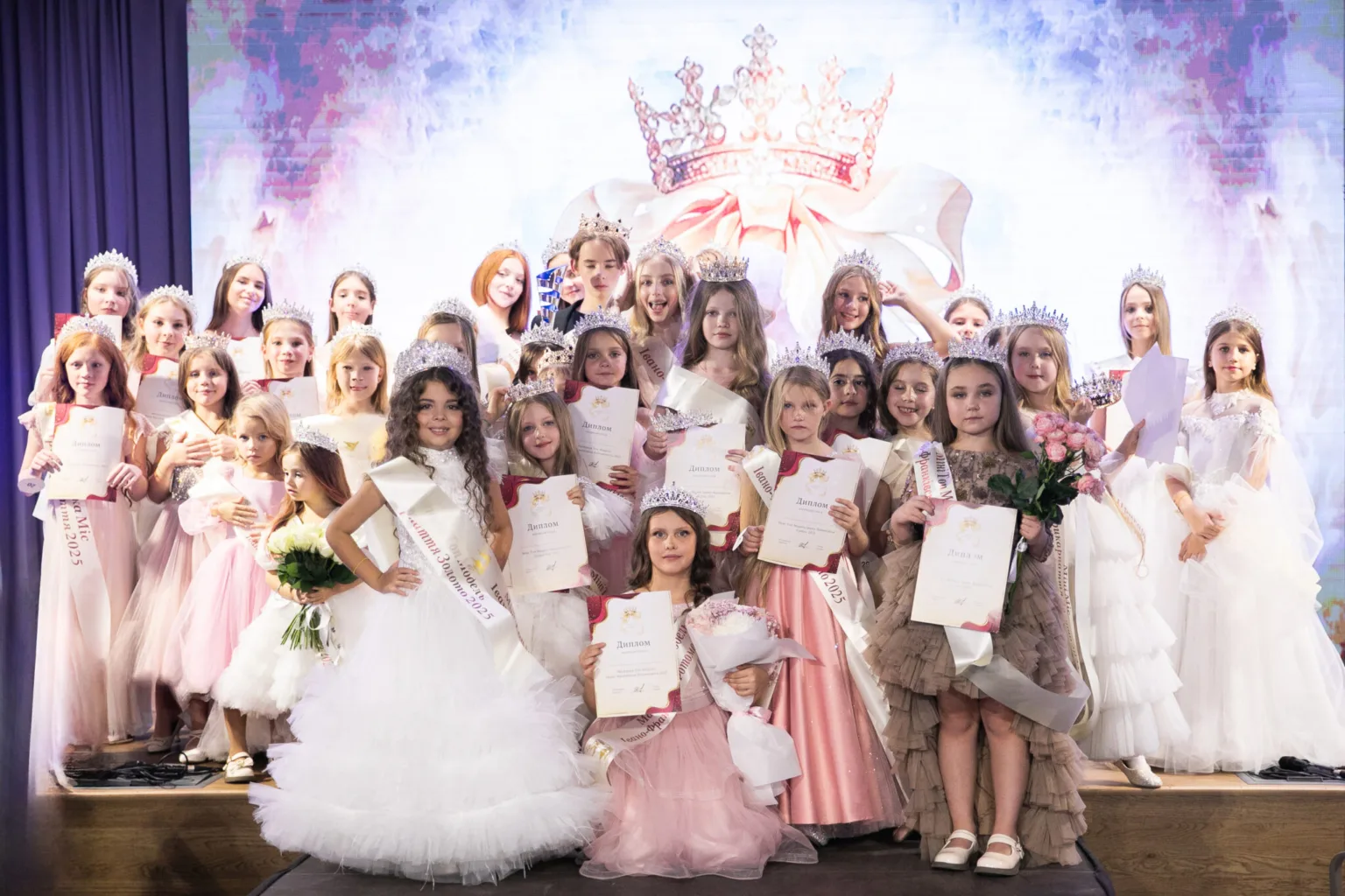 На фестиваль “Міні Міс та Містер Прикарпаття 2025” зібрали 90 тисяч для нацгвардійців