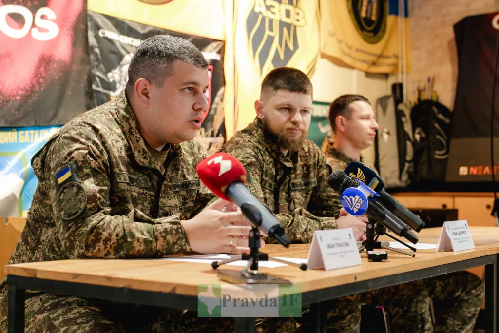 Українські військові під час пресконференції