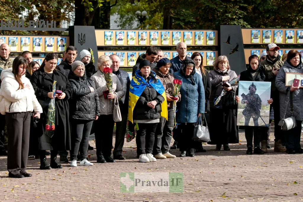 Люди вшанували пам’ять загиблих українських воїнів