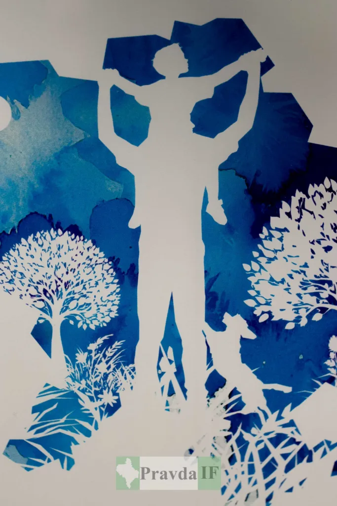 Силует людини з дитиною та собакою на фоні