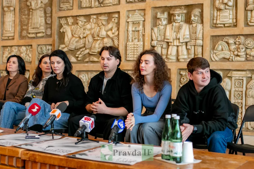 Пресконференція акторів у культурному центрі