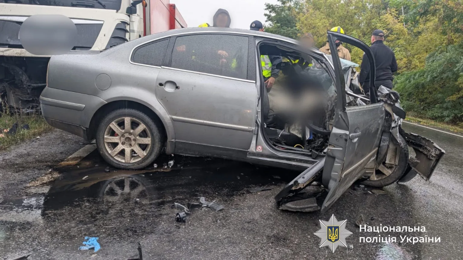 Дорожньо-транспортна пригода на мокрій трасі в Україні