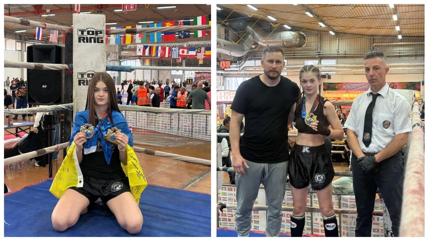 Українська спортсменка з медалями на змаганнях з кікбоксингу