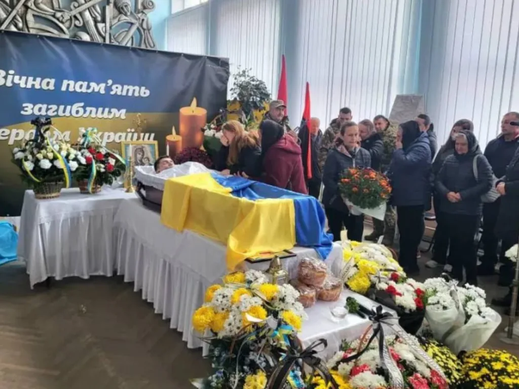 Прощання із загиблим героєм України