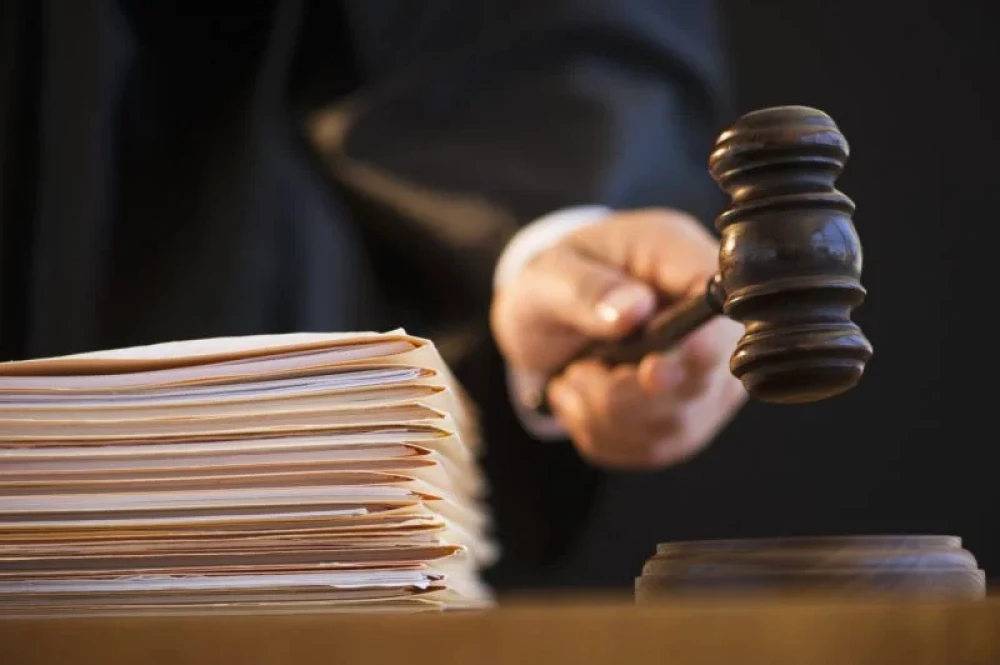 У Франківську суд визнав сімейним спором спробу бабусі забрати внука зі школи для релігійних зборів