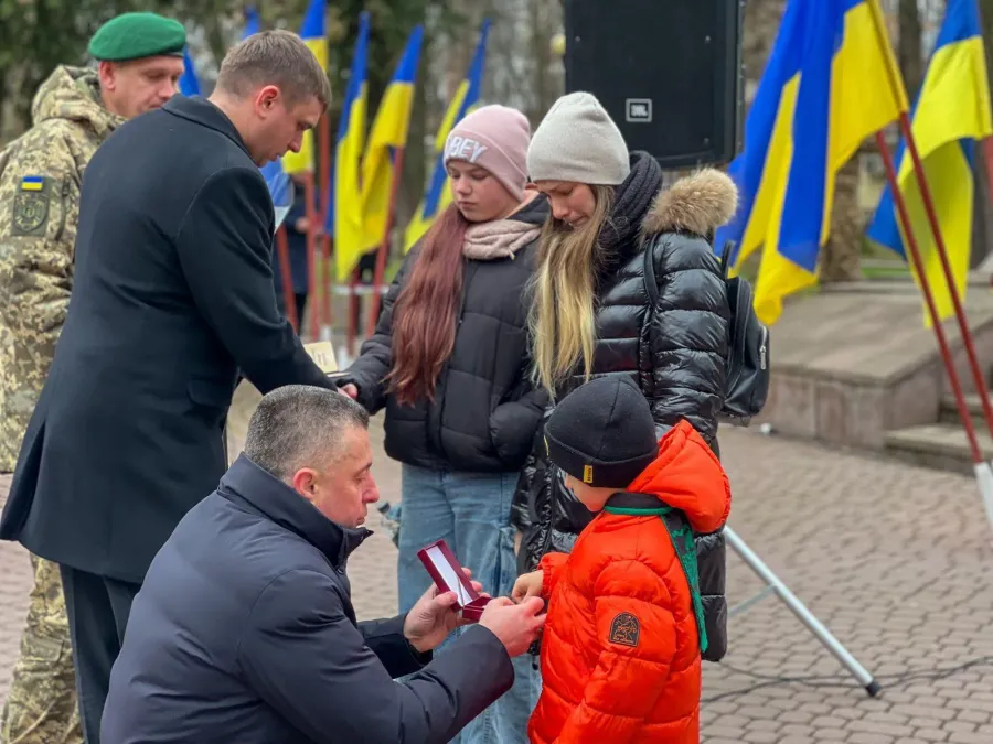 Вручення нагороди родині героя України