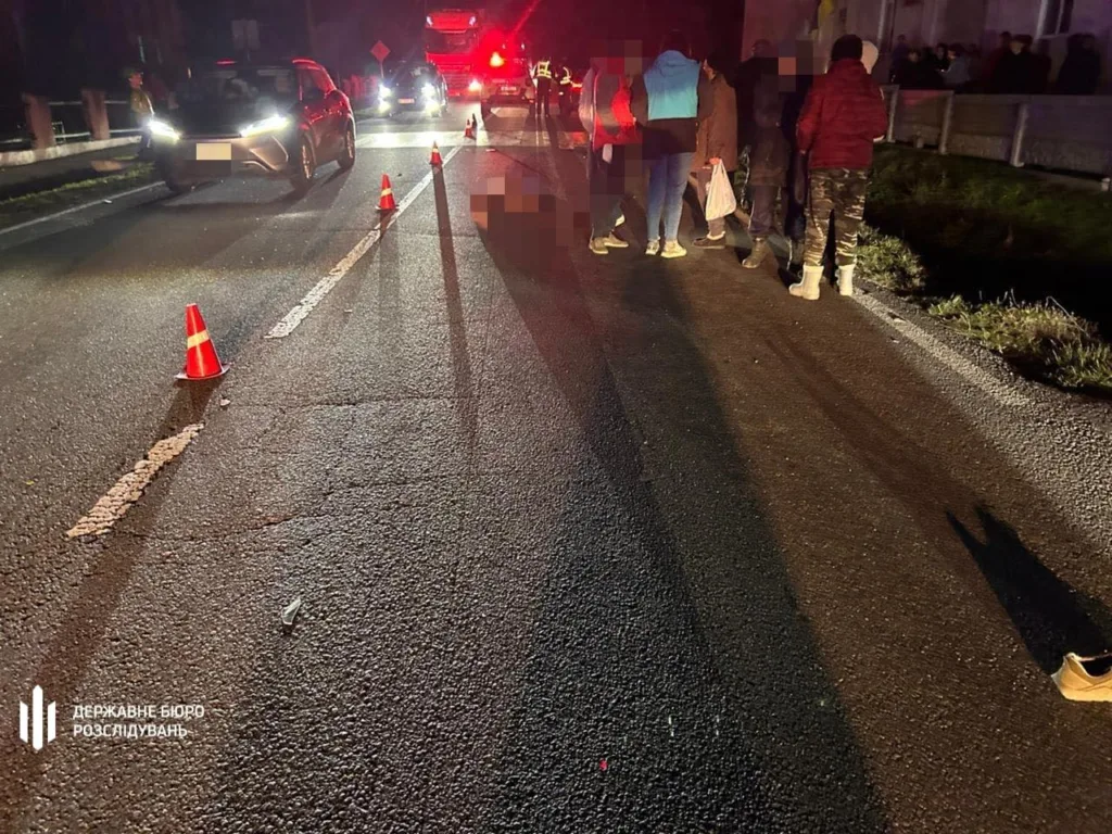 Нічна дорожньо-транспортна пригода з поліцією та людьми