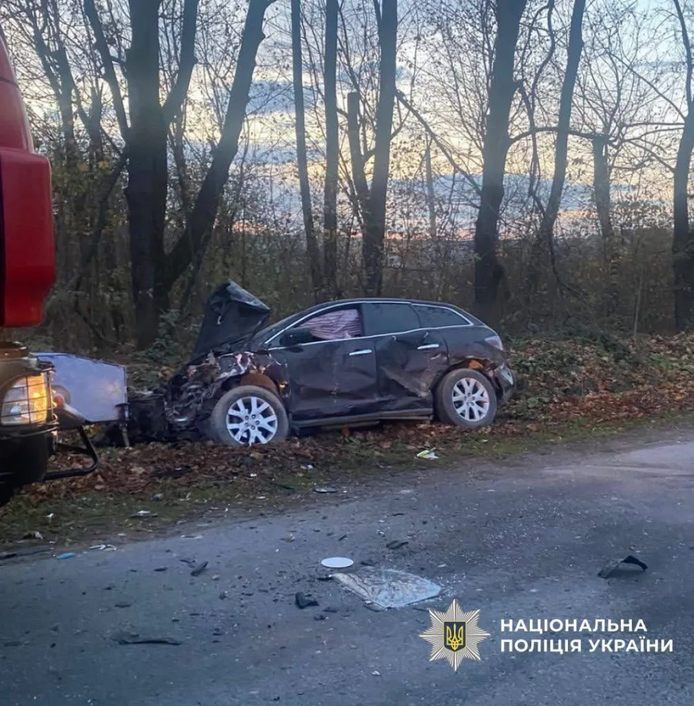 Дорожньо-транспортна пригода з пошкодженим автомобілем