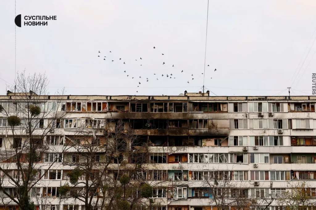Пошкоджений житловий будинок після обстрілу