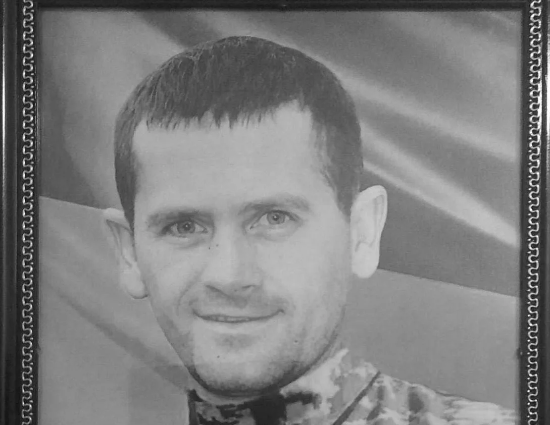 Портрет чоловіка у військовій формі