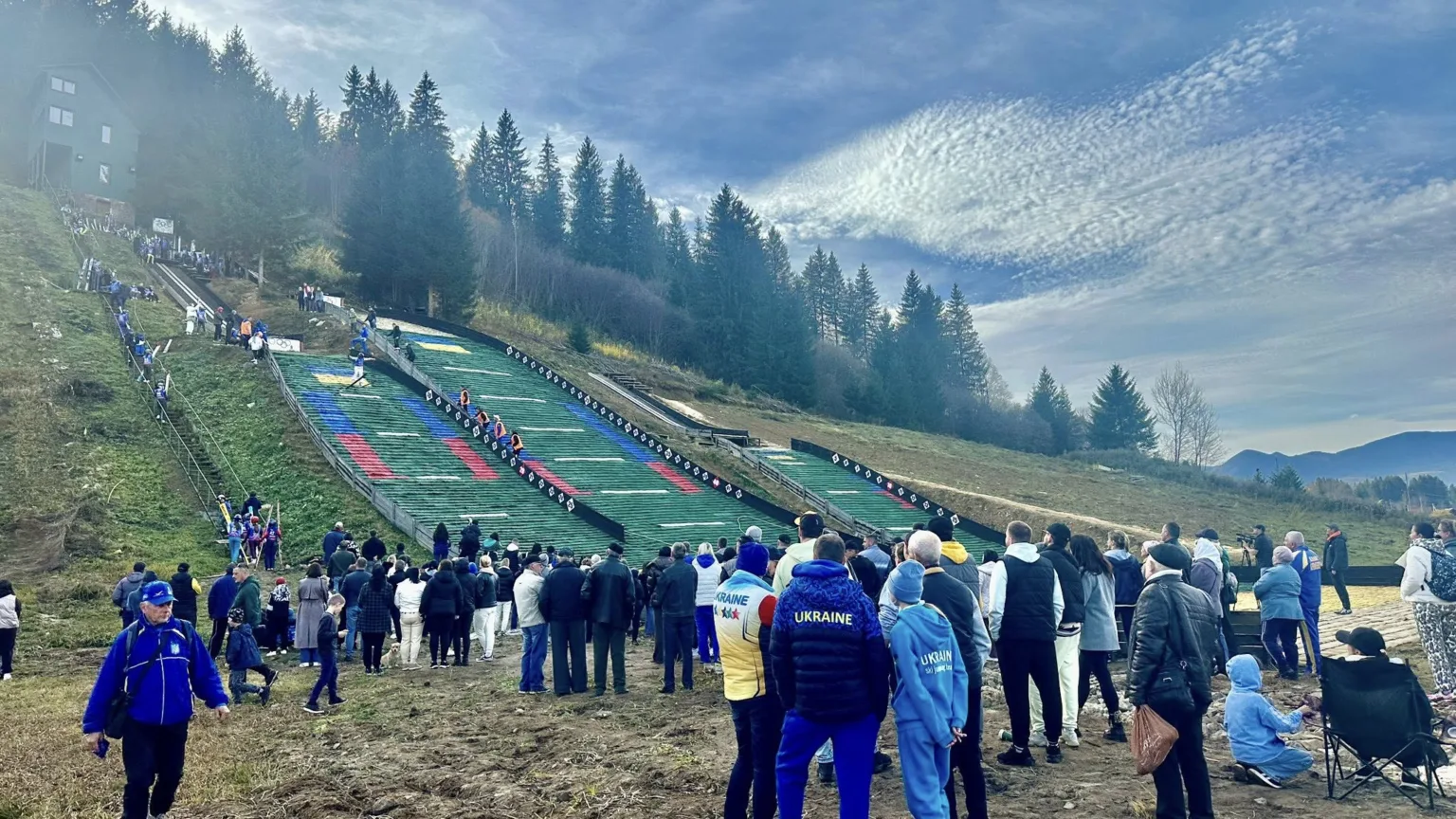 Змагання зі стрибків на лижах у Карпатах