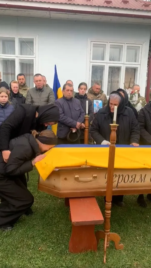 Прощання із загиблим українським військовим героєм