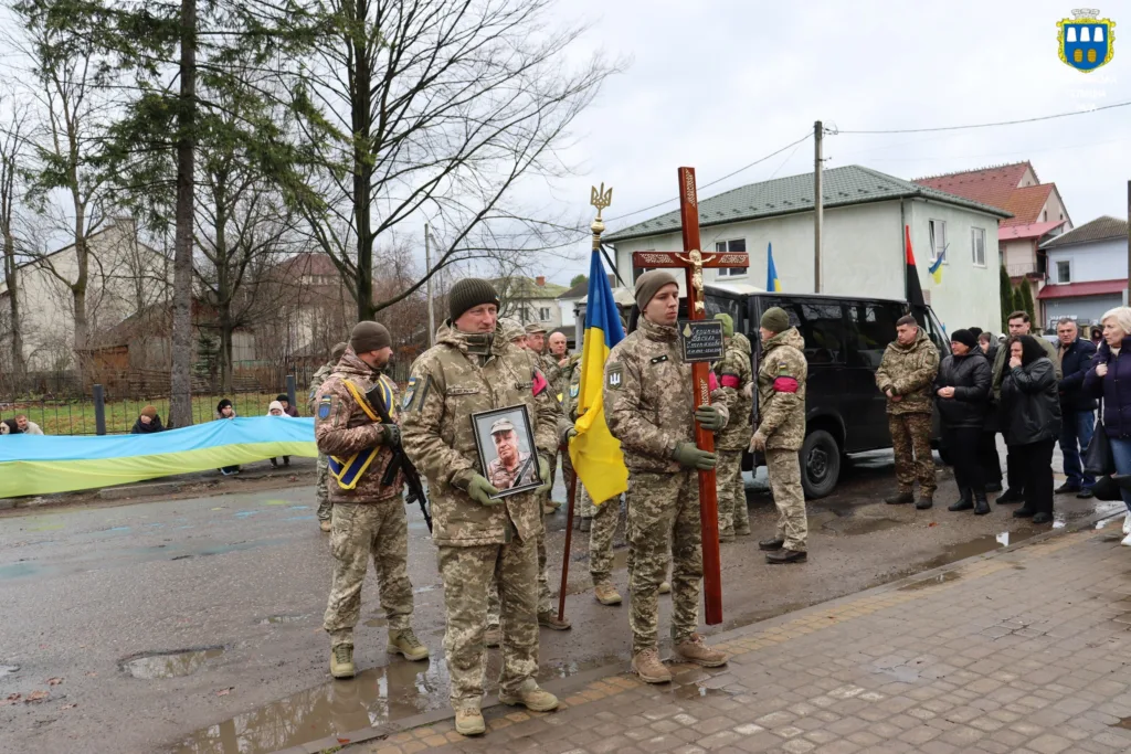 Військові проводжають загиблого героя України