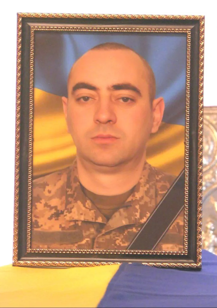 Портрет військового у формі України