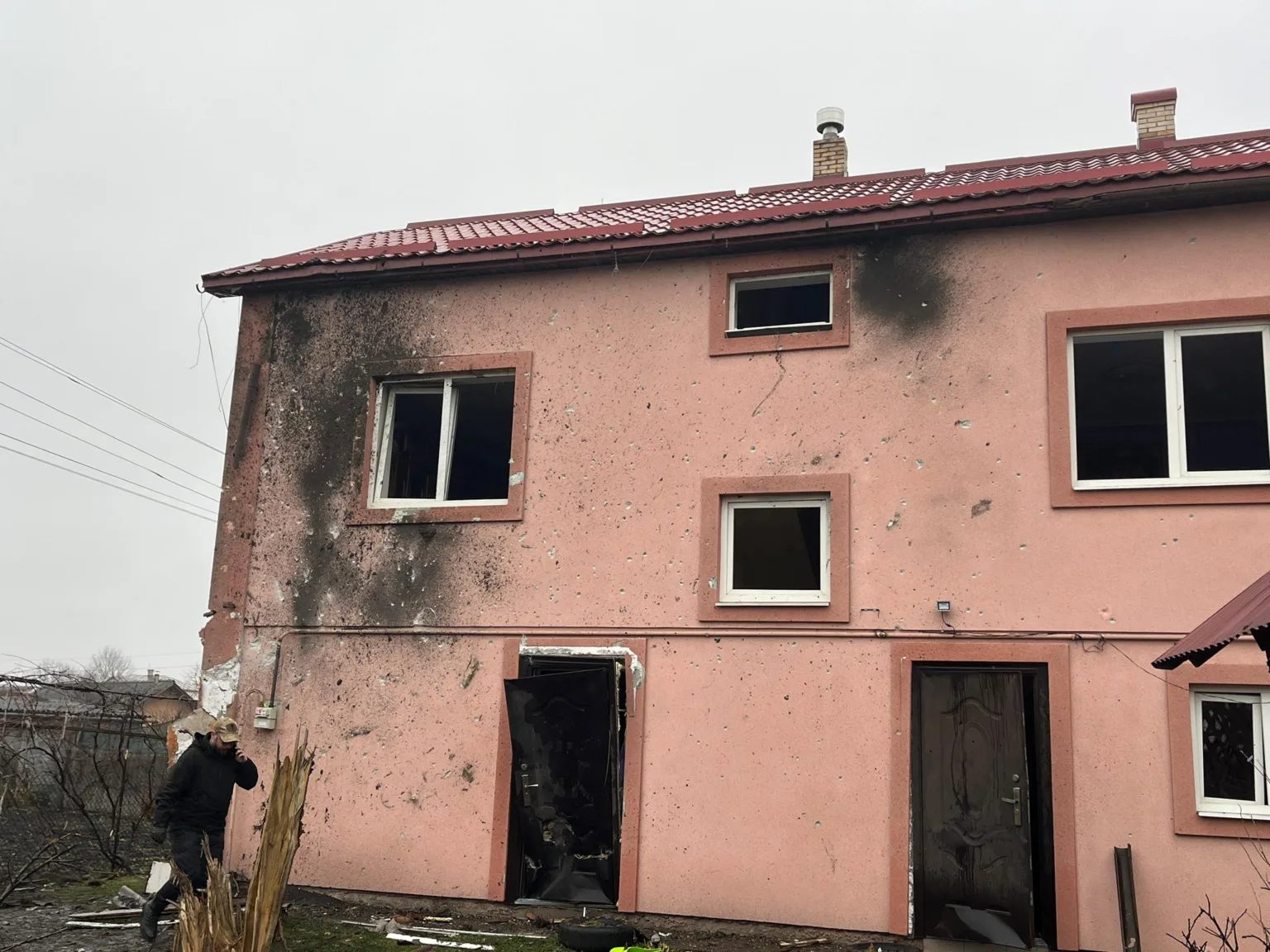 Пошкоджений будинок після вибуху