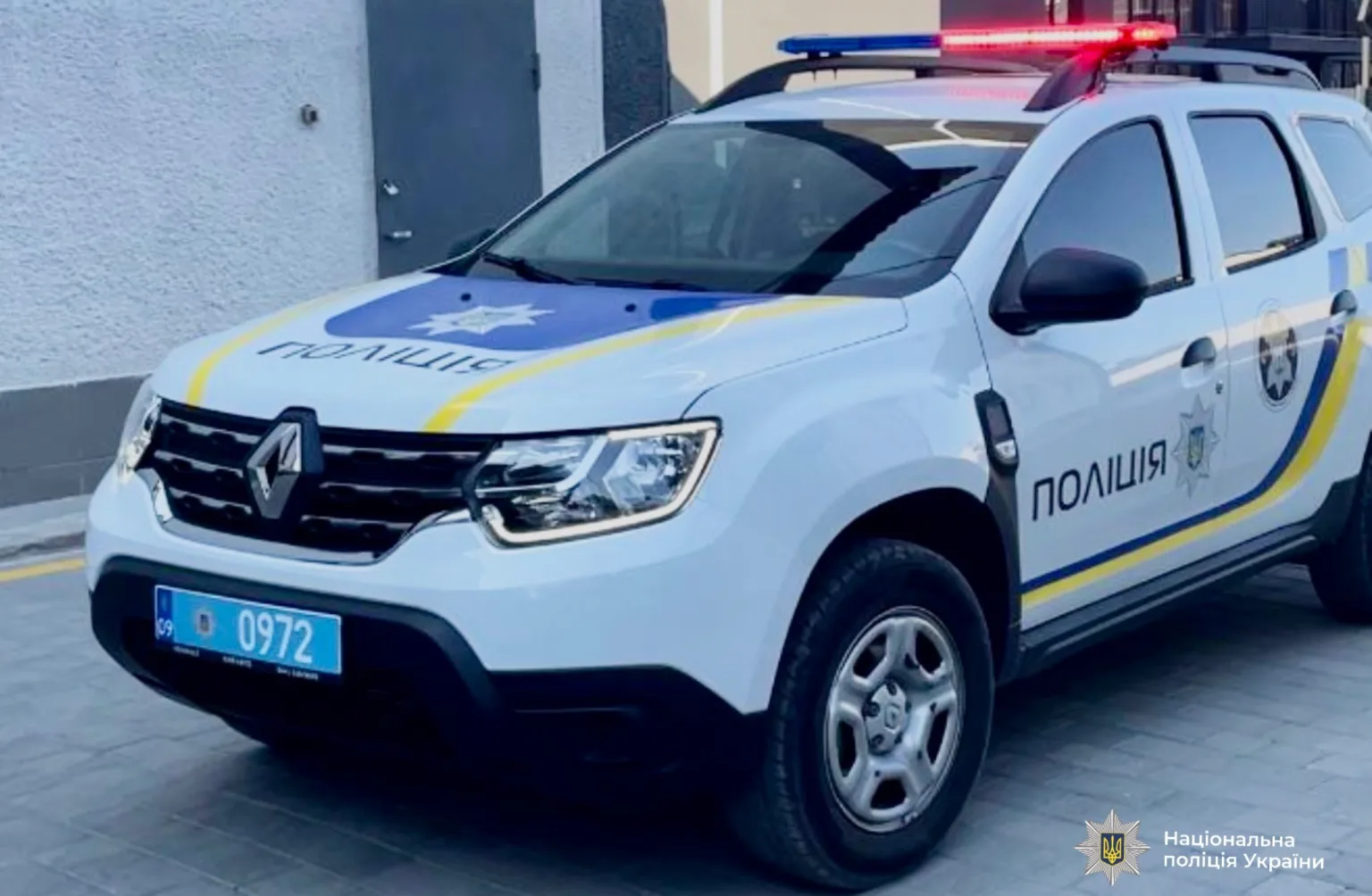 Автомобіль Національної поліції України на стоянці