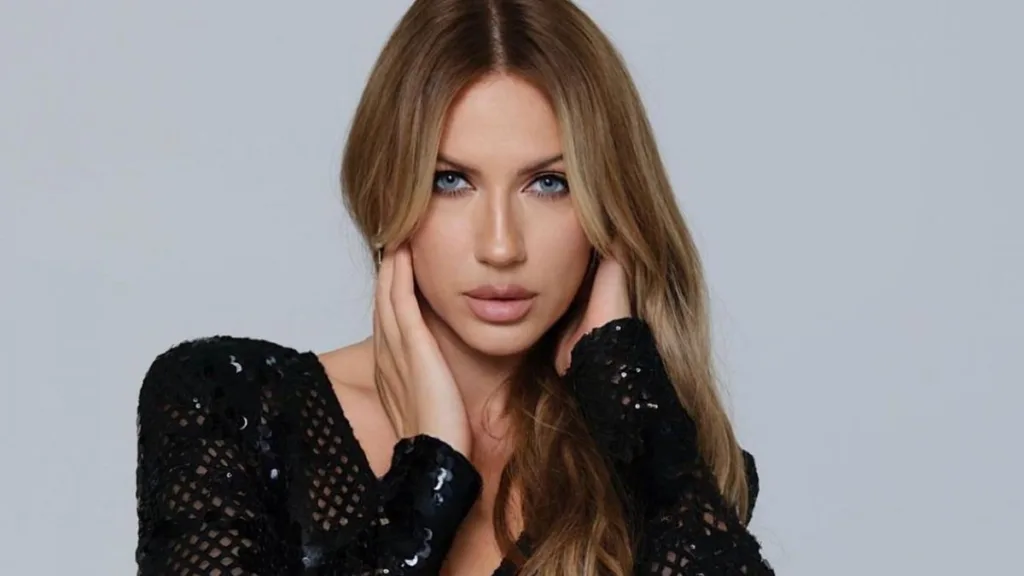 Леся Нікітюк iз нареченим похрестили сина та розсекретили його ім'я