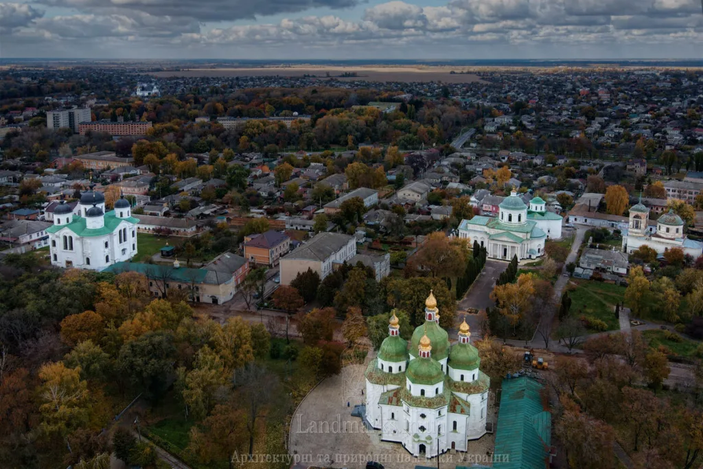 Панорама Чернігова з собором у центрі