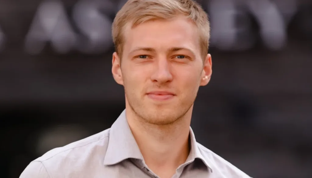 Популярний український актор Григорій Бакланов засвітив свою нову дівчину