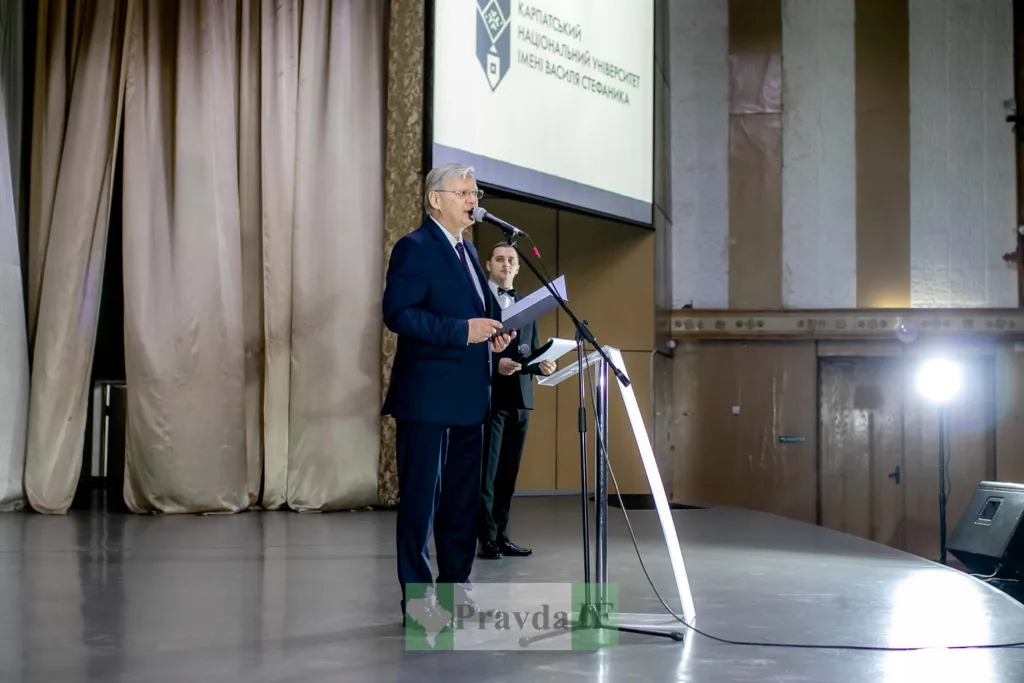 Виступ на сцені університету Василя Стефаника
