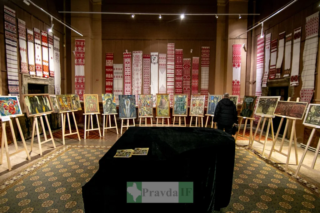 Виставка українських картин і вишитих рушників