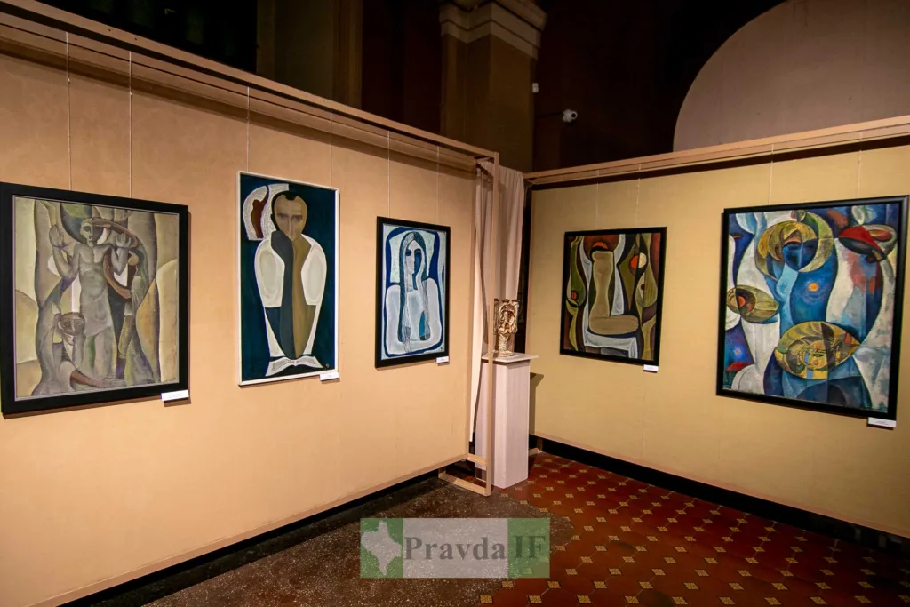 Виставка сучасного абстрактного живопису у галереї