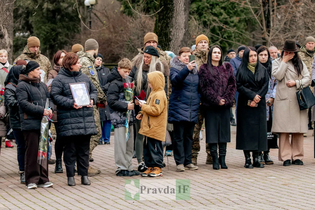 Люди вшанували пам'ять українського військового