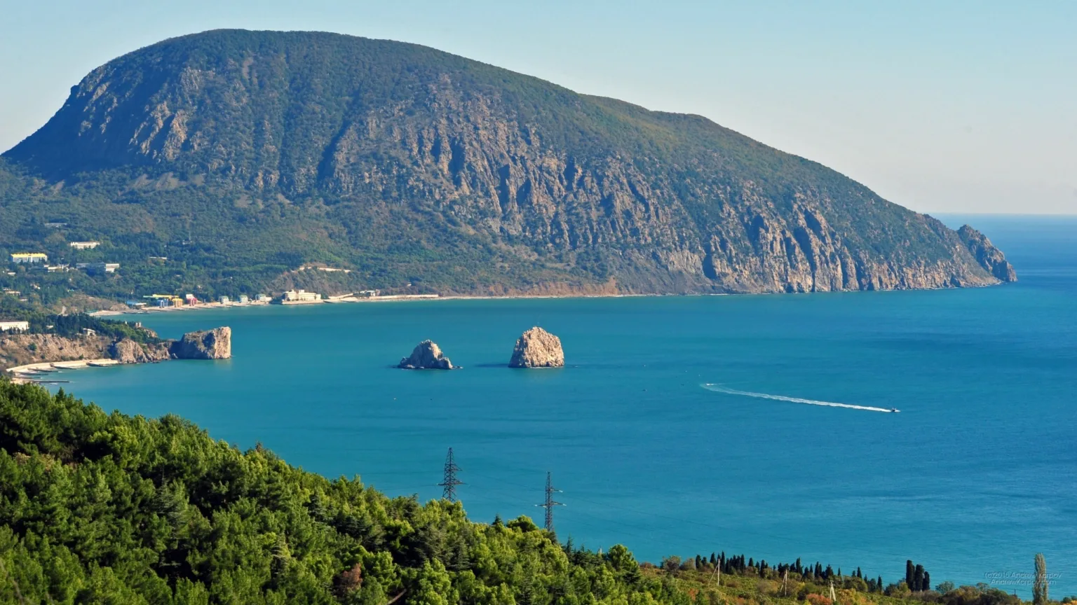 Високі ціни і безробіття: чому росіяни скаржаться на життя в Криму та втікають назад до РФ