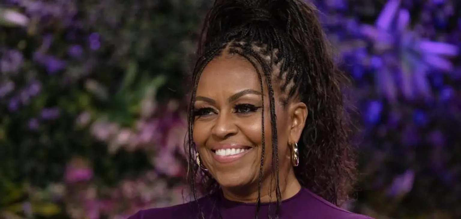 Просто не впізнати: 61-річна Мішель Обама вразила своїм виглядом