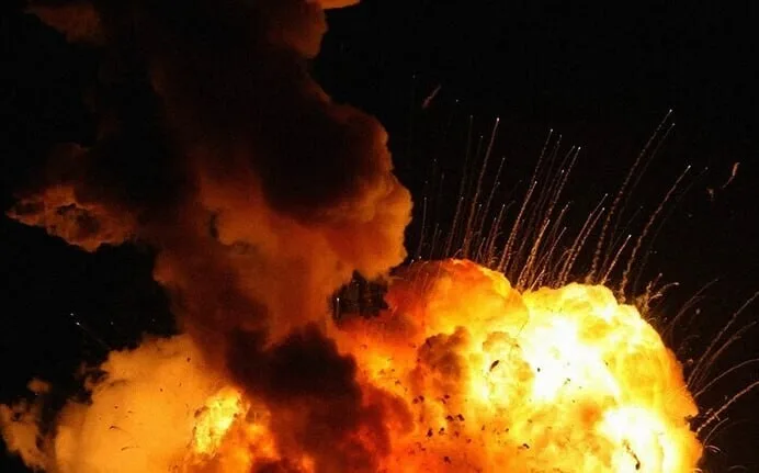 Великий вибух у нічному небі