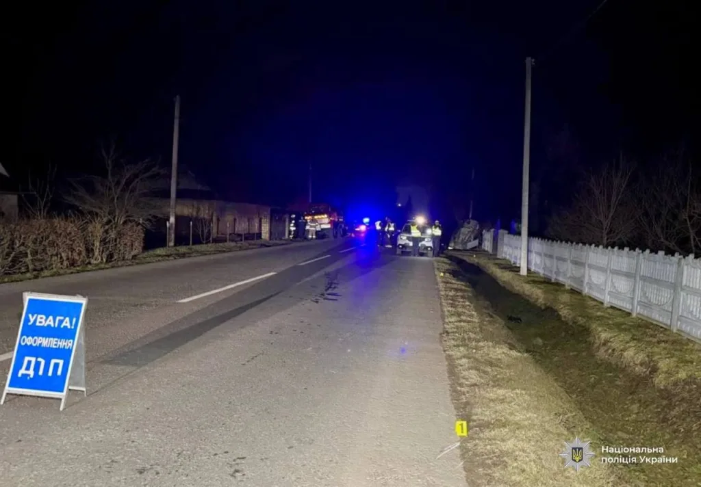 Нічна ДТП, поліція працює на місці події