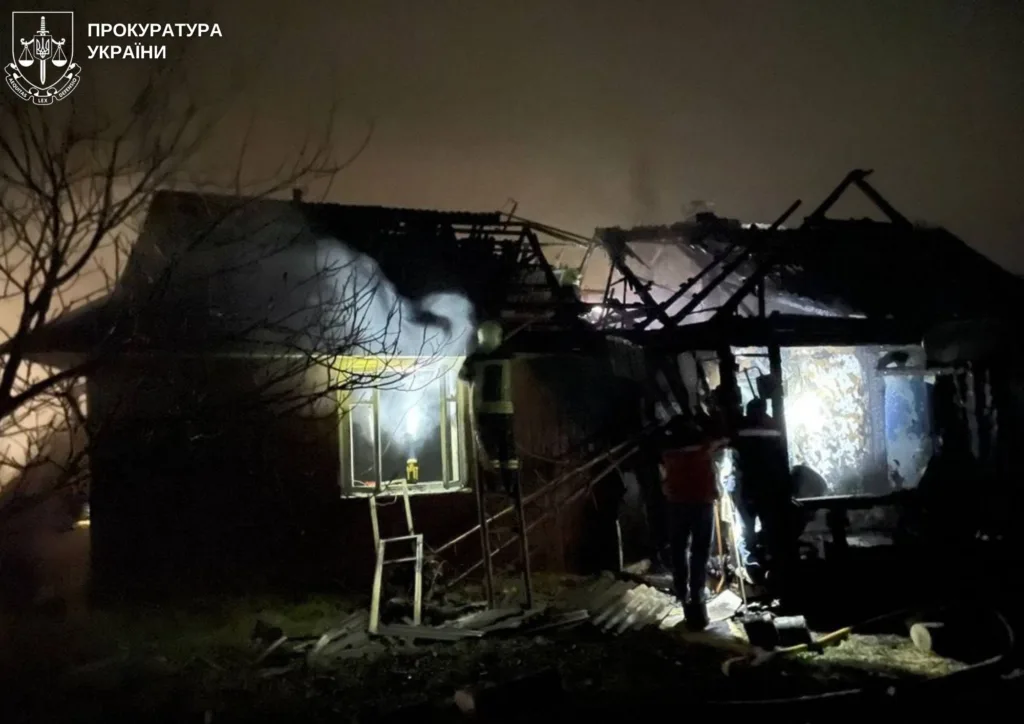Пожежа в приватному будинку вночі