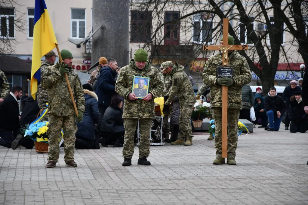 Військові вшановують полеглого героя України
