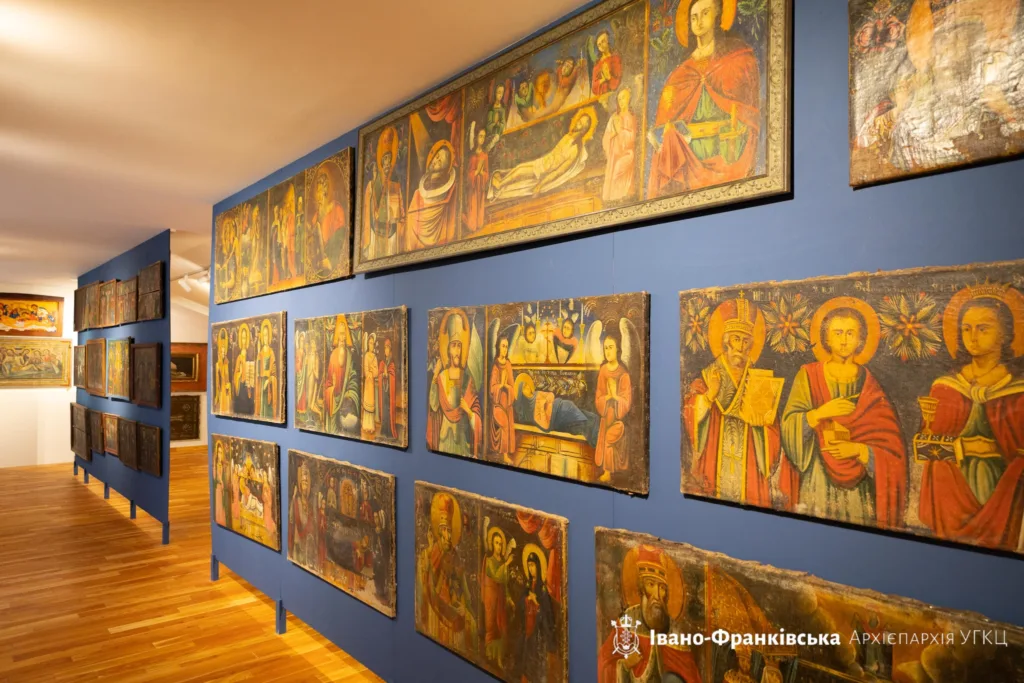 Виставка старовинних українських ікон у музеї