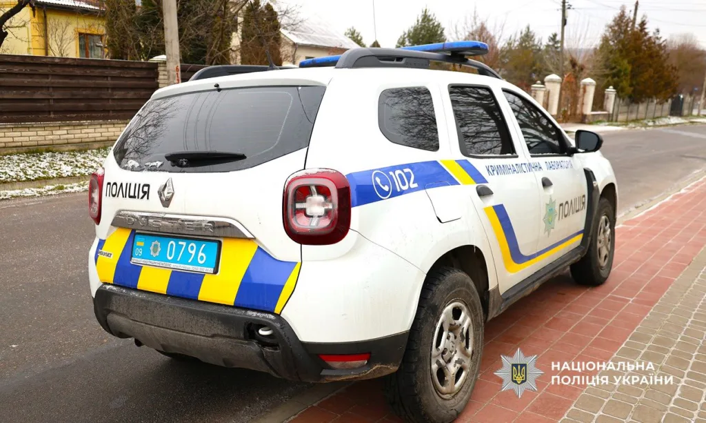 Поліцейський автомобіль Нацполіції України на вулиці